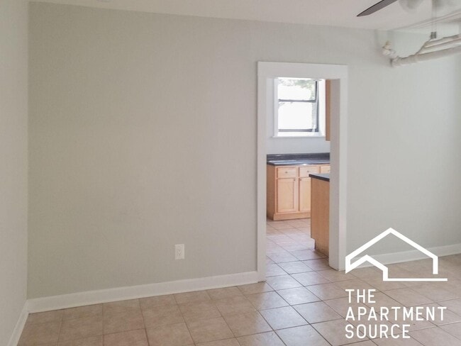 Building Photo - 4951 N Oakley Ave