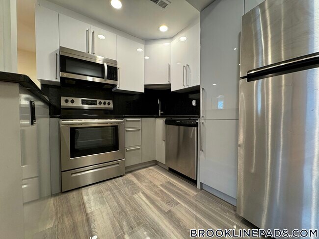 Foto del edificio - 1801 Beacon St