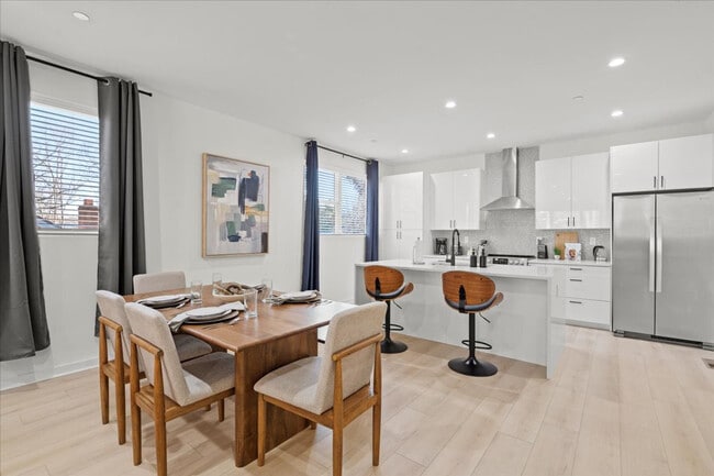 Building Photo - 1111 Dade St