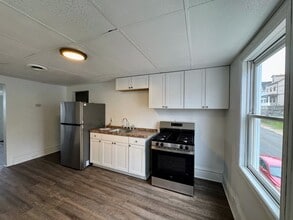 Building Photo - 28 Mt Oliver St