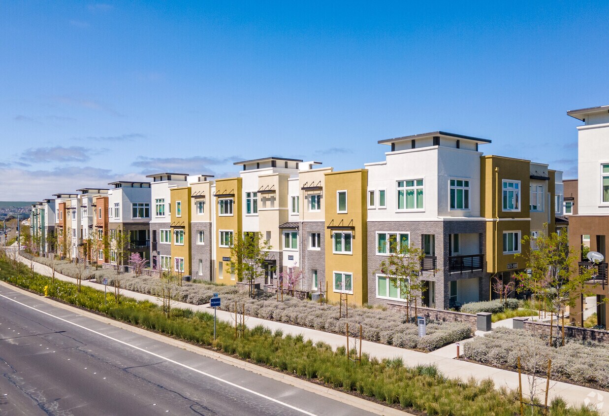 Building Photo - Union at BLVD