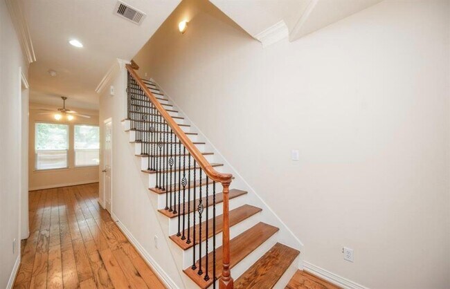Building Photo - 7103 Windwater Lagoon Dr