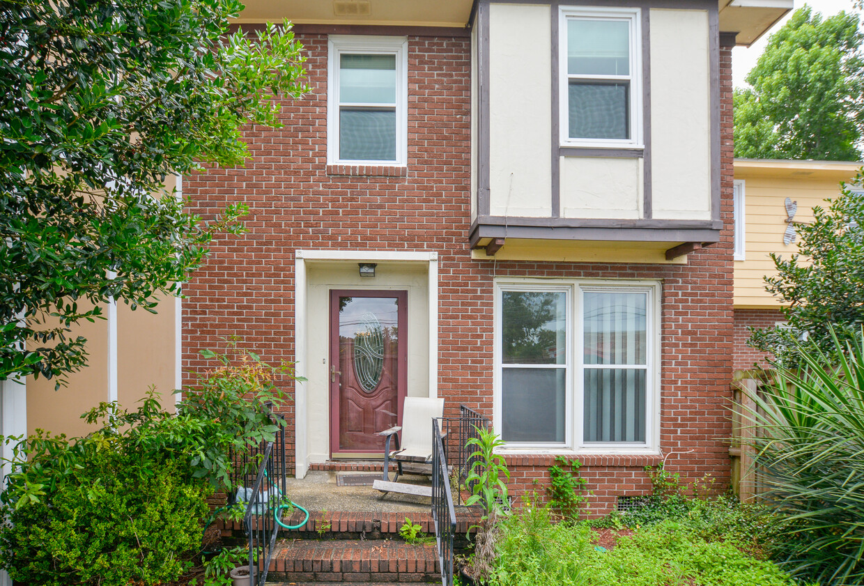 Primary Photo - Adorable Townhouse in Rosemead Subdivision