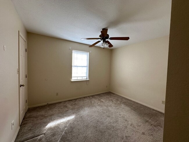 Building Photo - 225 E L St