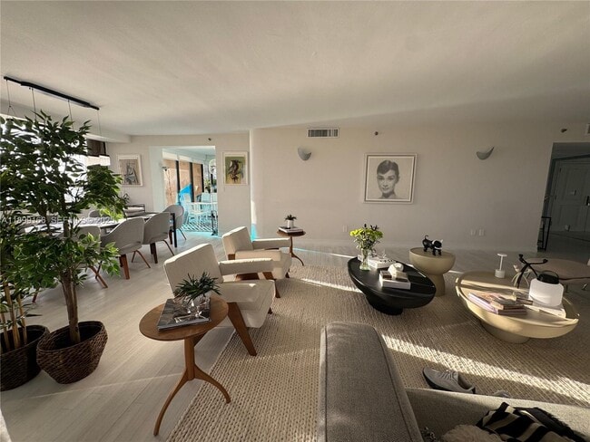 Building Photo - 11113 Biscayne Blvd