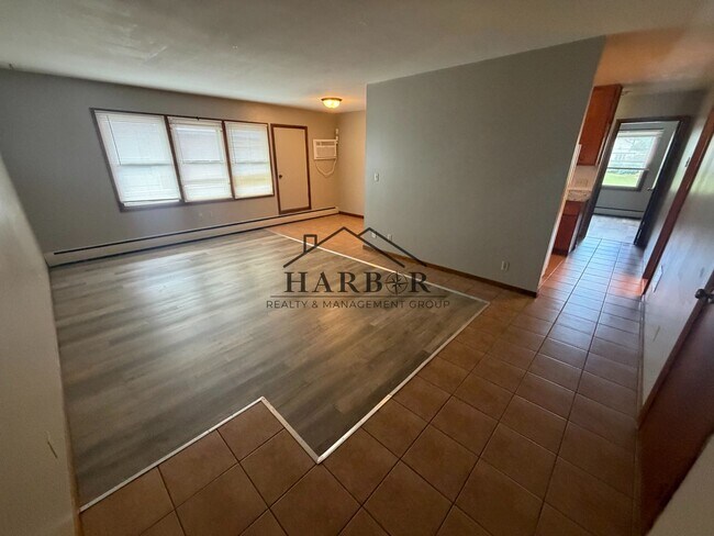 Foto del edificio - 204 11th Ave NW