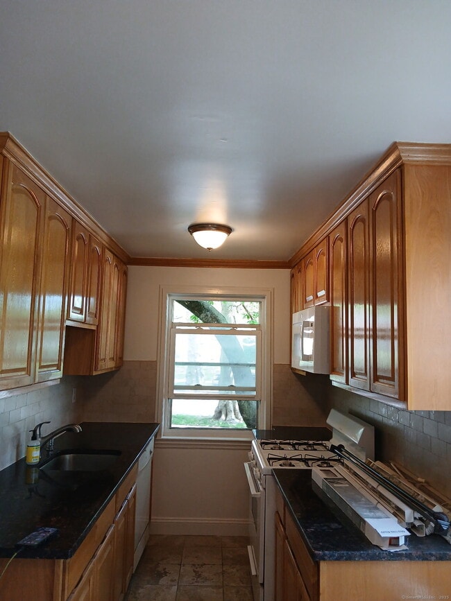 Building Photo - 204 Seaton Rd