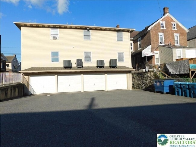 Foto del edificio - 813 Main St