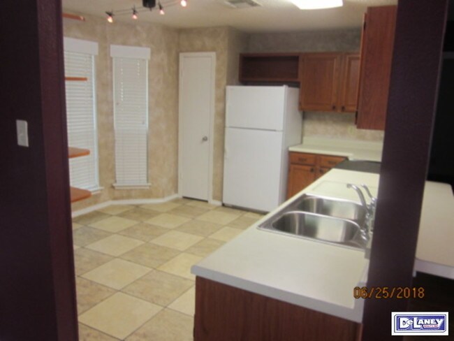 Foto del edificio - 2801 Hillview Ln