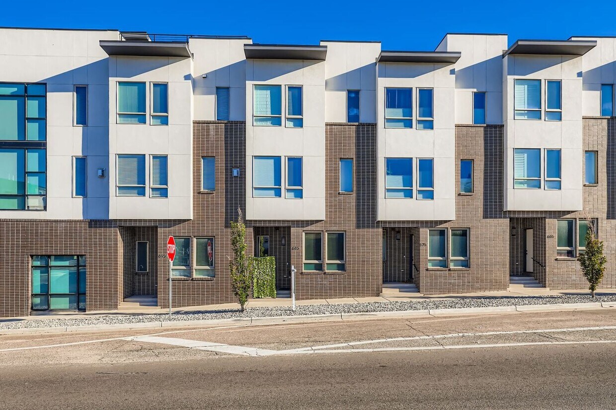 Foto principal - Modern 2bed/2 Bath in the Heart of Denver!
