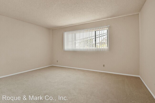 Building Photo - 1 br, 1 bath Apartment - 3415 McLaughlin A...
