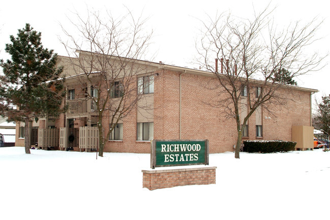 Building Photo - Richwood Estates