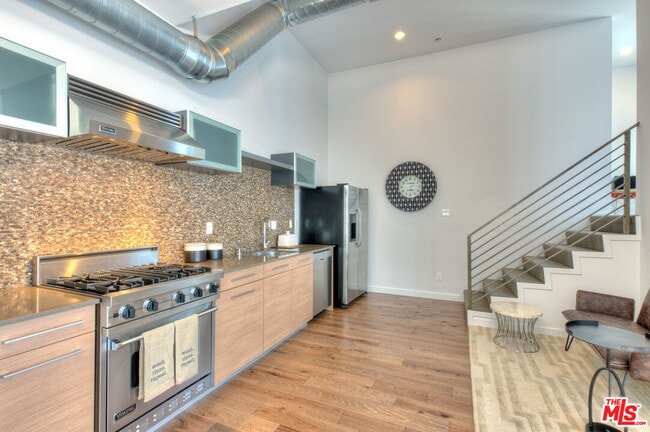 Foto del edificio - 4151 Redwood Ave