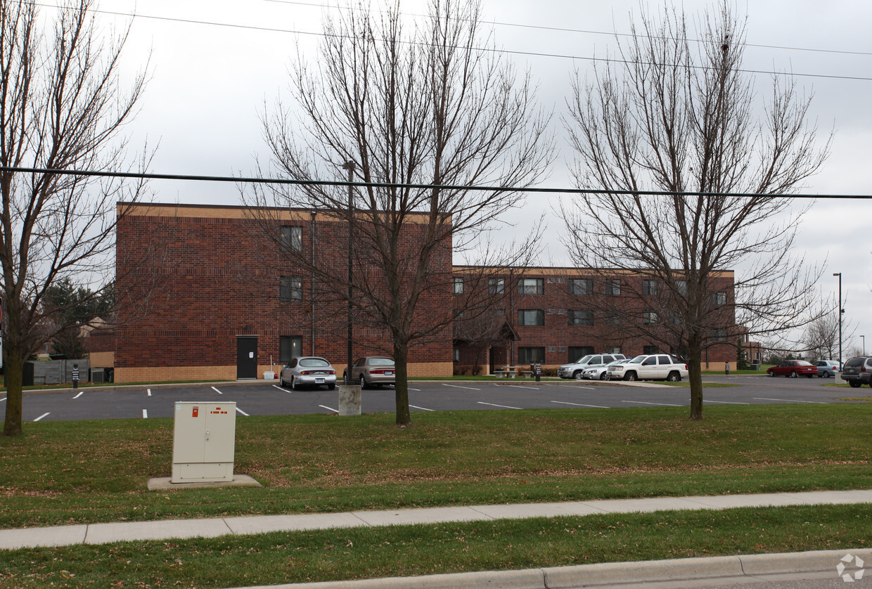 Building Photo - Benet Place