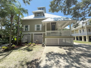7808 Bay Dr