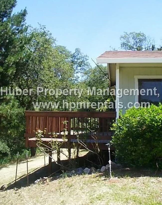 Building Photo - Peaceful Country Living with Stunning Views