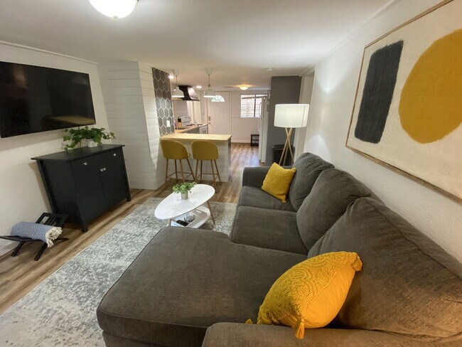 Foto del edificio - 101 N Wayland Ave