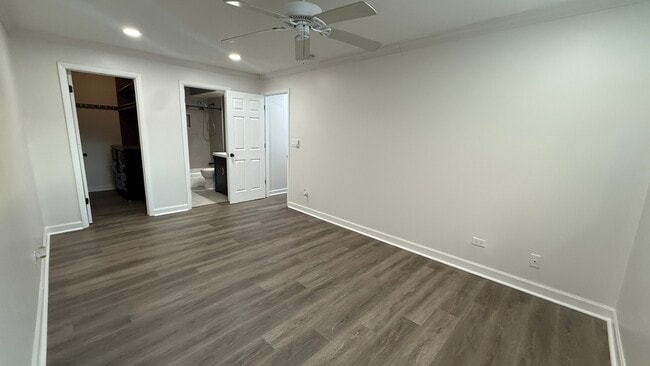 Foto del edificio - 880 E Old Willow Rd