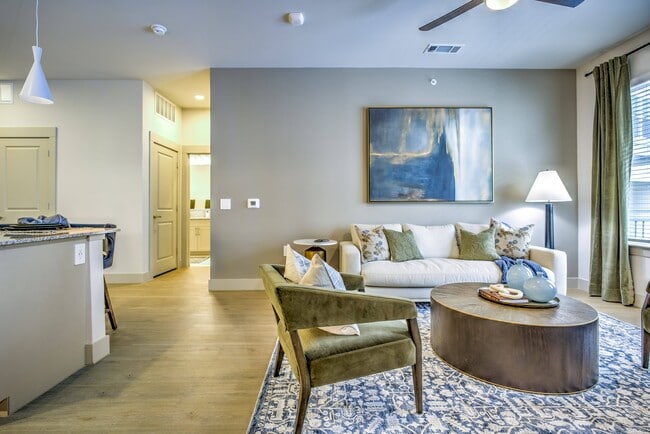 Building Photo - Alexan by the Galleria