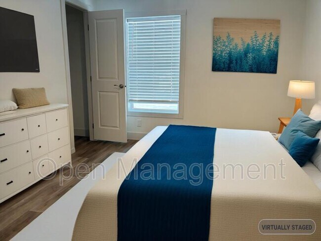 Foto del edificio - 825 1st Ave E