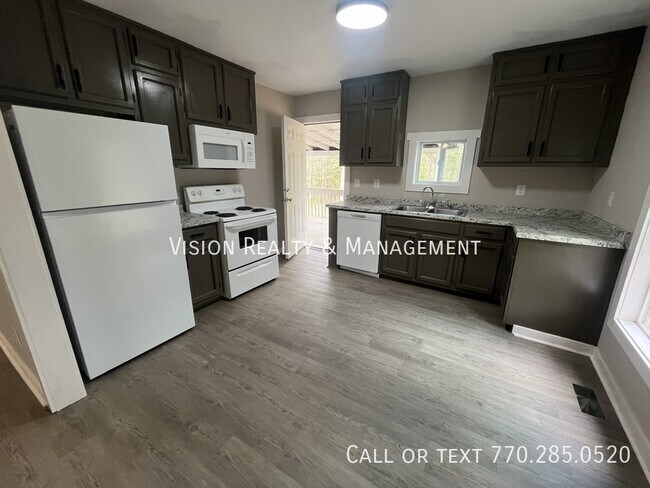 Foto del edificio - 137 Red Oak Dr