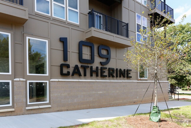 Building Photo - Catherine 36