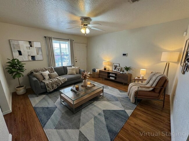 Foto del edificio - 3301 Hereford Ln