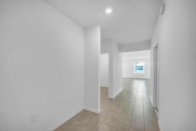 Foto del edificio - 5812 NW Gerald Cir