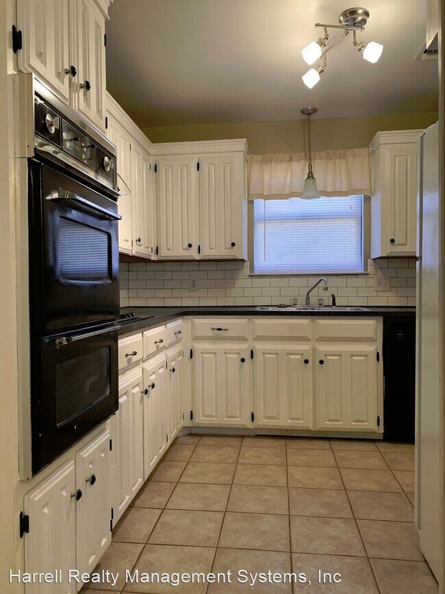 Building Photo - 3 br, 2 bath House - 217 Del Rio Dr.