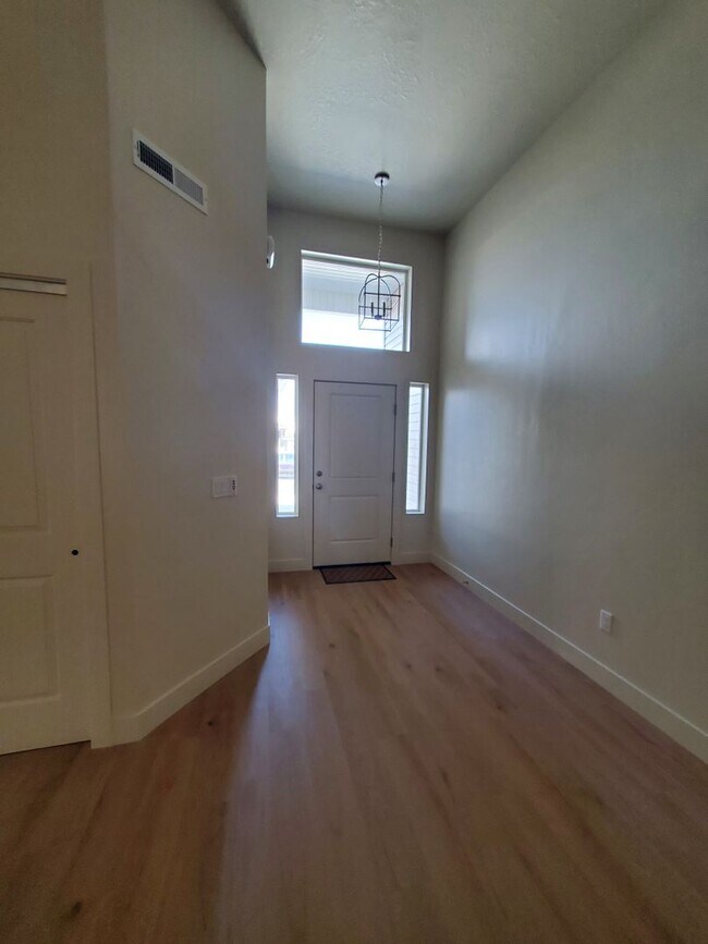 Building Photo - Mountain Vista Townhome