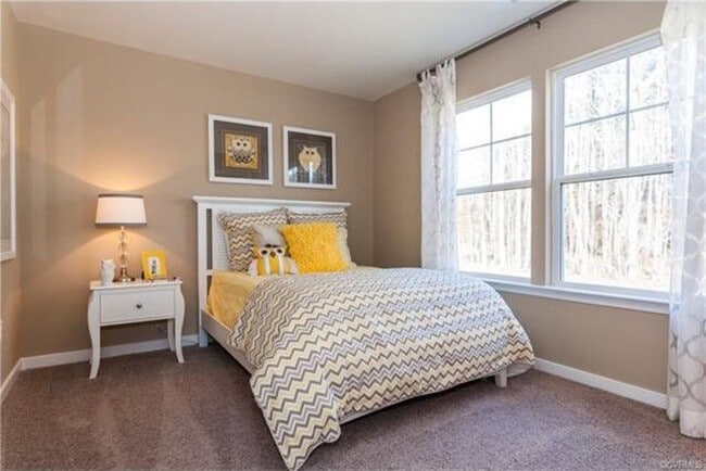 Foto del edificio - 8007 Rutland Village Dr