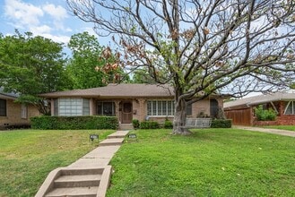 Building Photo - 6525 E Mockingbird Ln