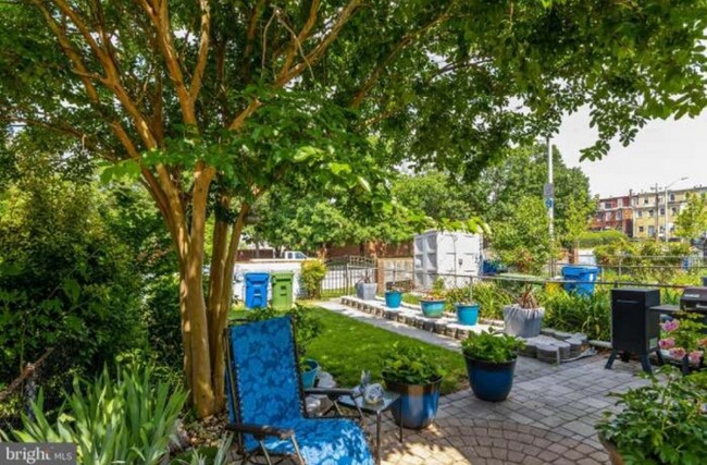 Foto del edificio - 1812 N Spring St