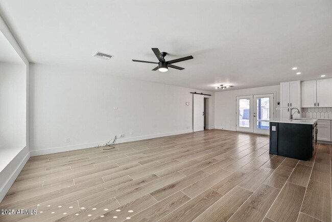 Foto del edificio - 8508 E Oak St
