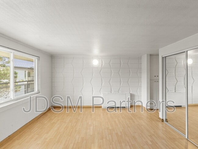 Foto del edificio - 2860 W 32nd Ave