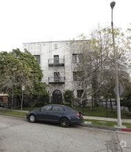 Building Photo - 1756 Tamarind Ave