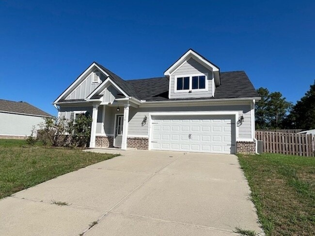 Building Photo - 4 Bedroom, 2 Bath Home in Elias Station