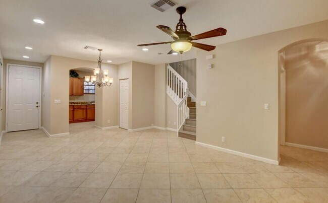 Building Photo - 1418 W Wickham Cir