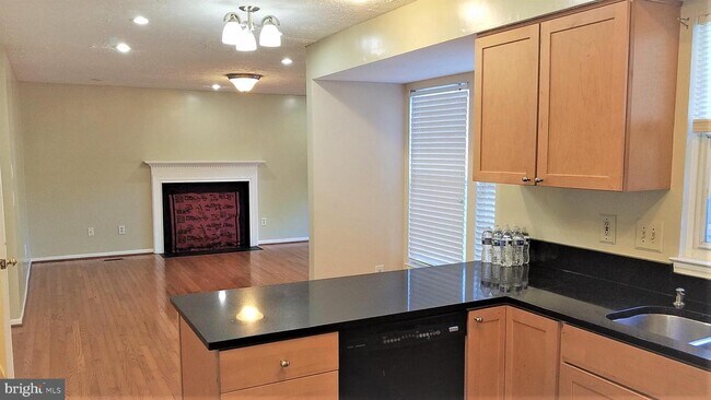 Foto del edificio - 64 Spring Lake Dr