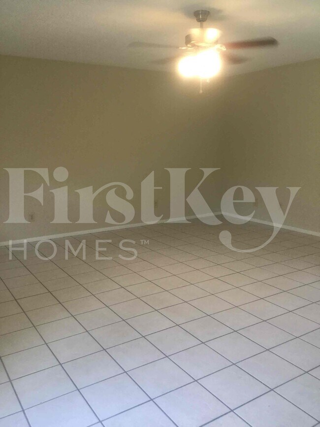 Foto del edificio - 687 SW Heather St