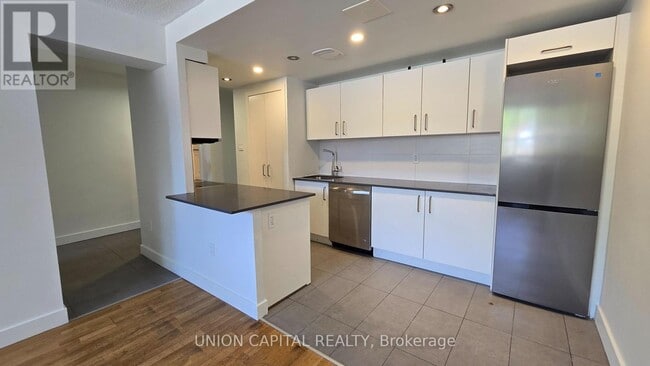 Photo du bâtiment - 230-230 Oak St