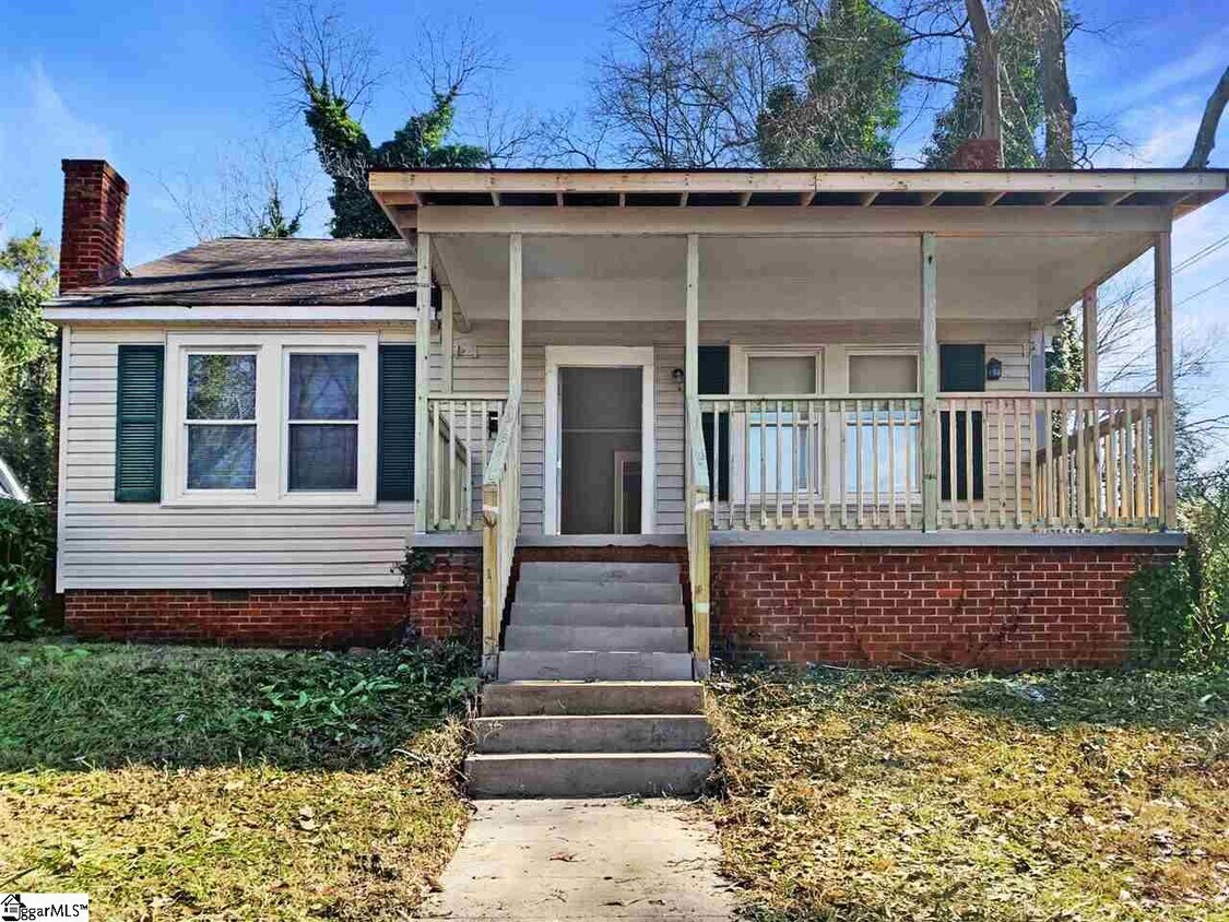 Primary Photo - 301 Ridgewood Ave