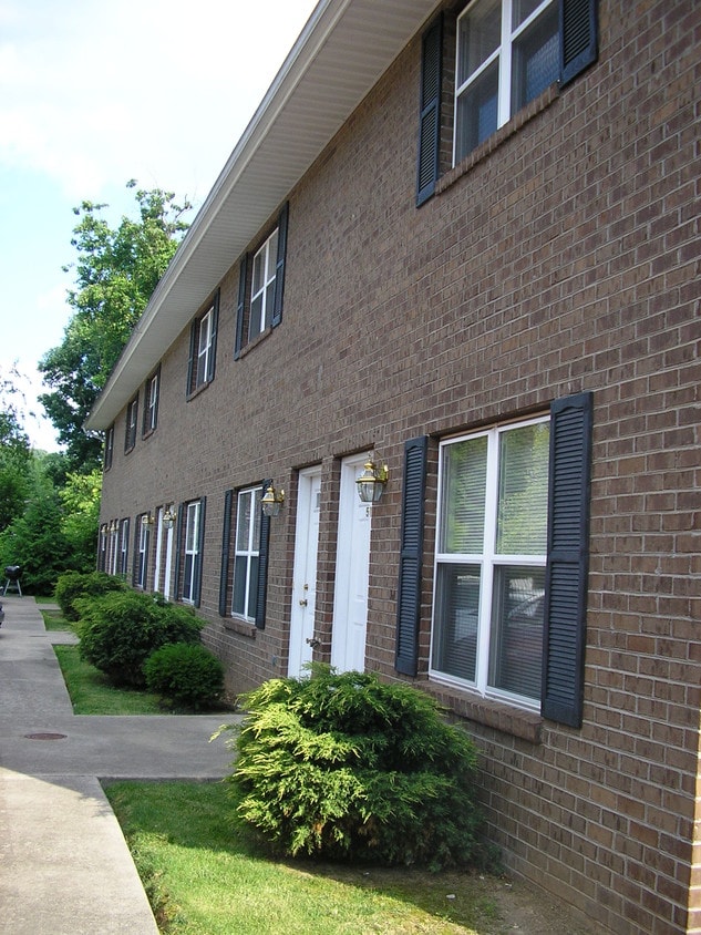 Building Photo - Patriot Gates