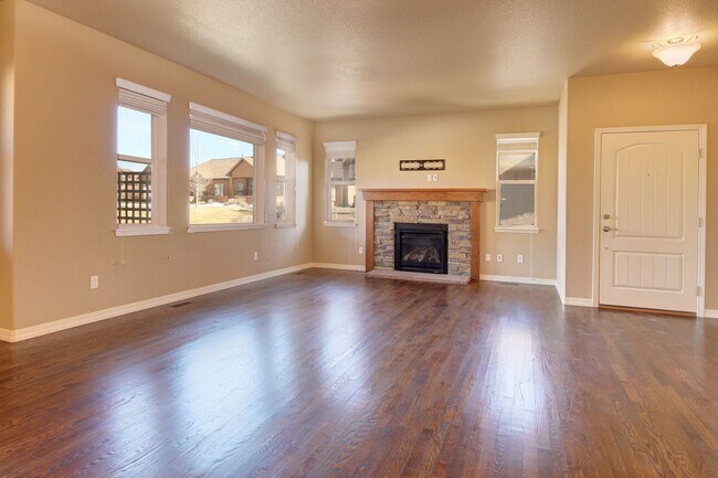 Building Photo - Flying Horse Country Club area home