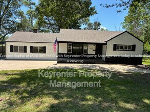 Building Photo - 7511 Highgrove Rd