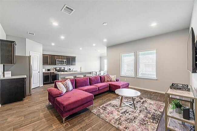 Foto del edificio - 5126 Morava Ln