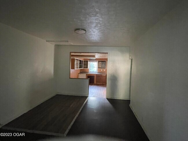 Building Photo - 824 S Picher Ave