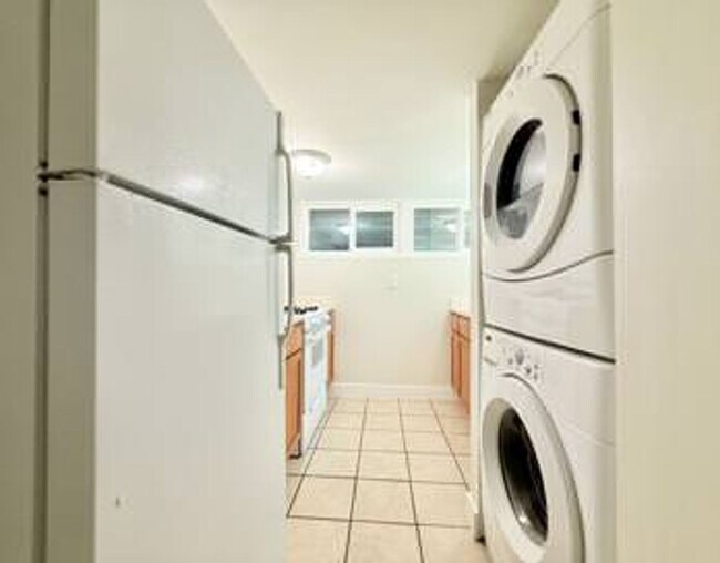 Foto del edificio - Spacious Basement Apartment in SLC!