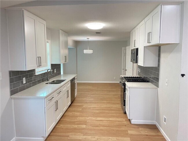 Building Photo - 8512 Remington Ln