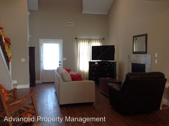 Building Photo - 2104 Buckner Dr
